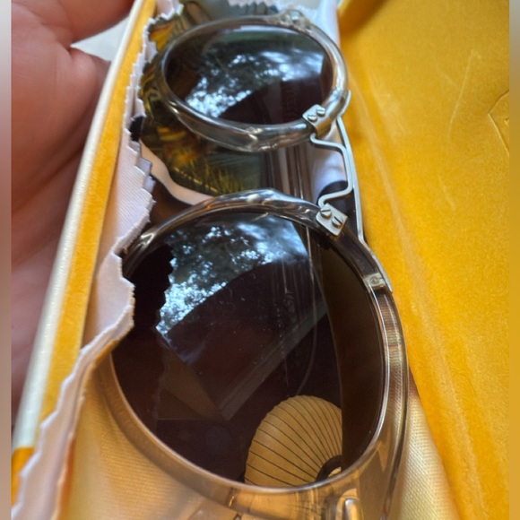 Krewe St. Louis sunglasses in clear and silver - Picture 5 of 6